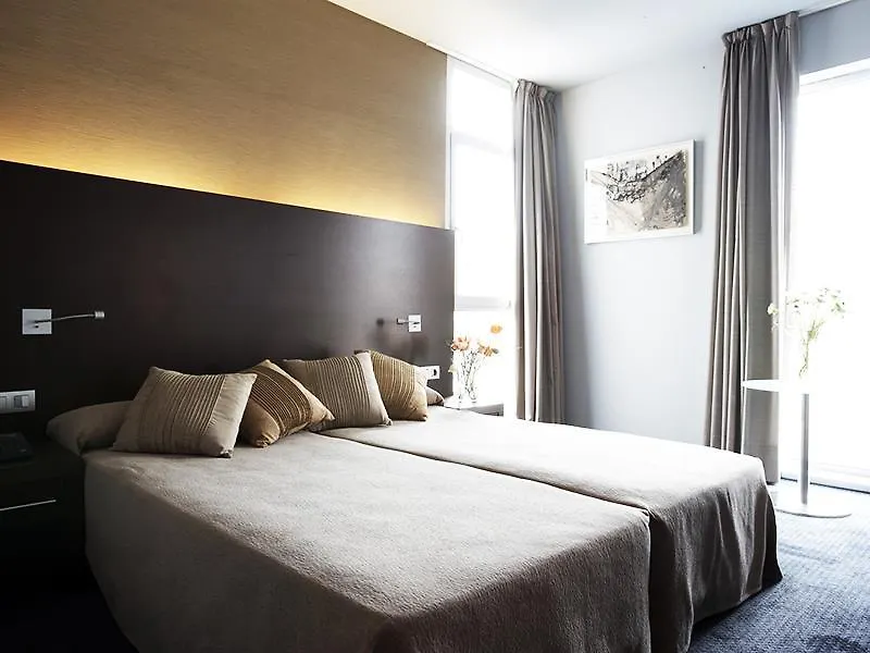 Hotel Madanis Barcelona 4*,